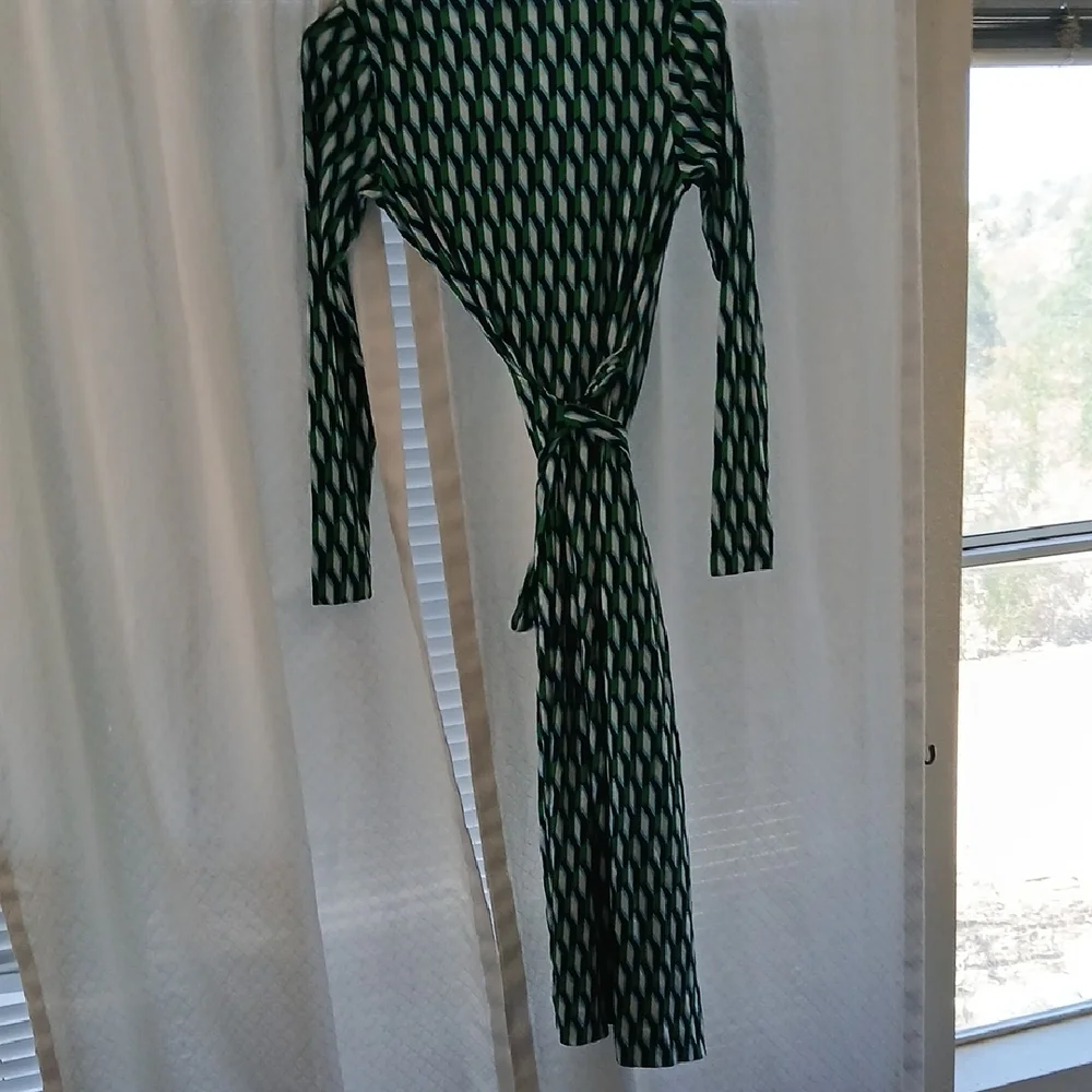 Diane Von Furstenberg Green Geometric Wrap 3/4 Sleeve Dress XS - Picture 8 of 8